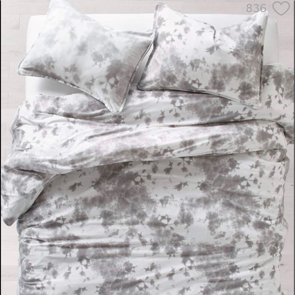 Tie Dye Jersey Comforter and Sham Set